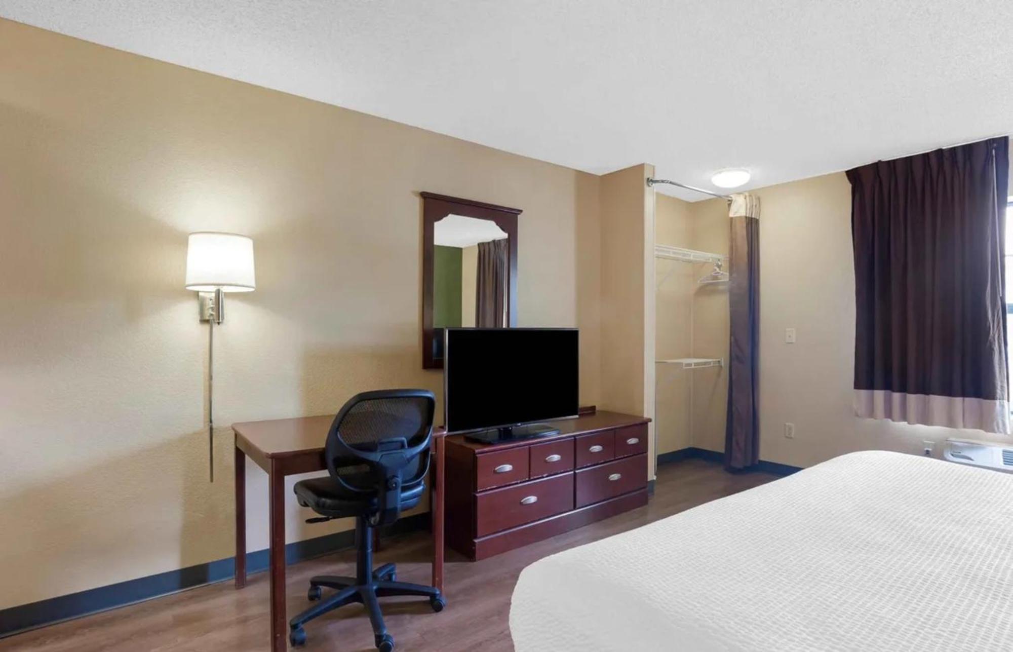 Relax Suites Extended Stay - La Mirada Exteriör bild