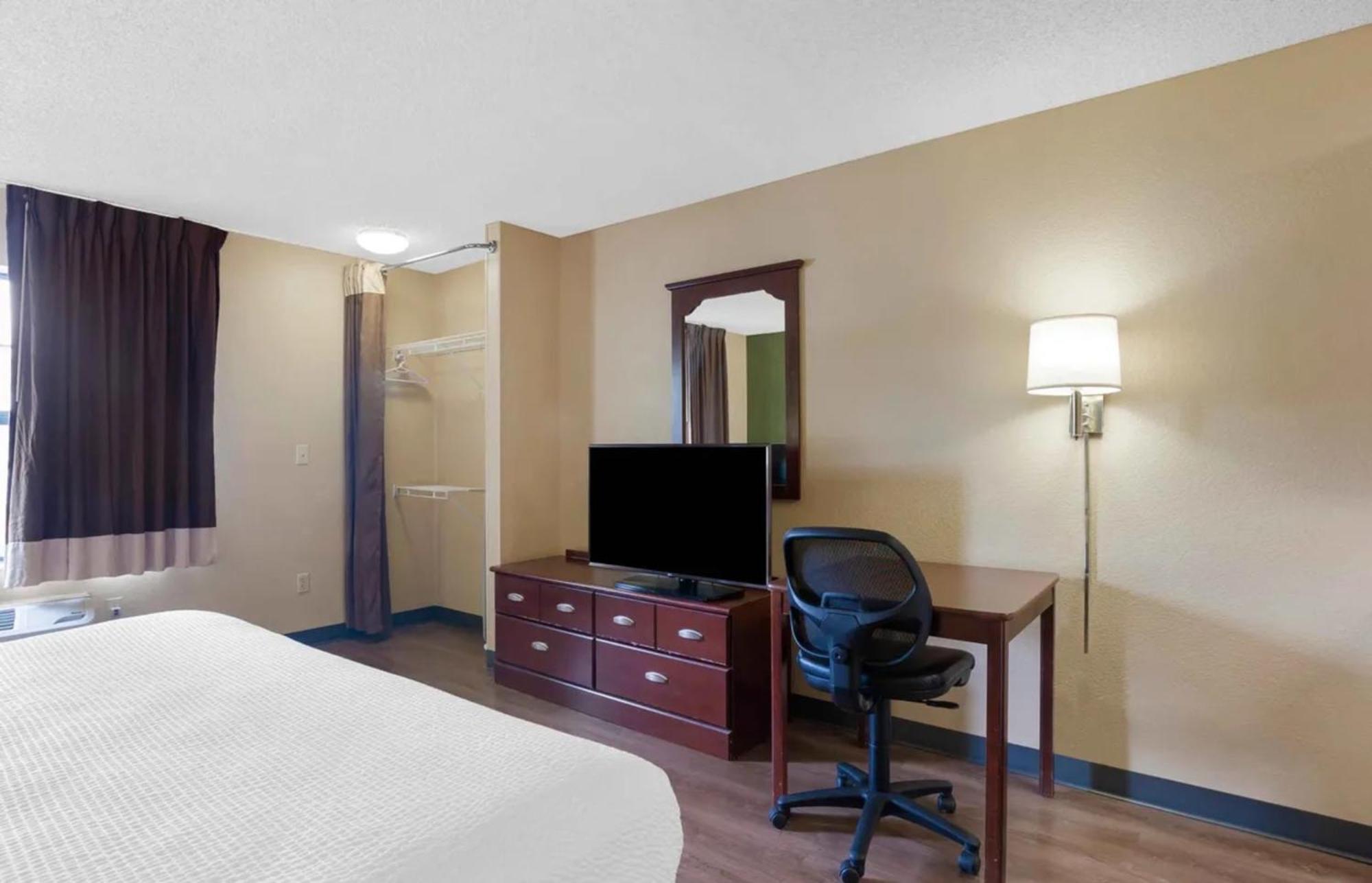 Relax Suites Extended Stay - La Mirada Exteriör bild